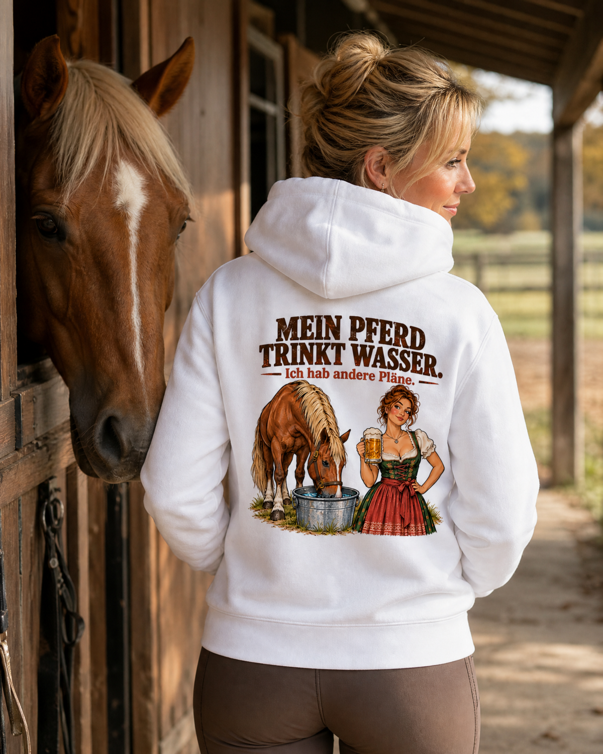 Premium Hoodie „Mein Pferd trinkt Wasser“ – Oktoberfest Pferde Edition